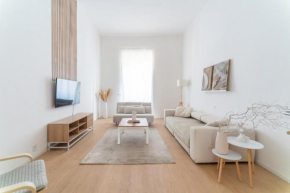 Grand Central 1845 - 2 Bedrooms Design Flat